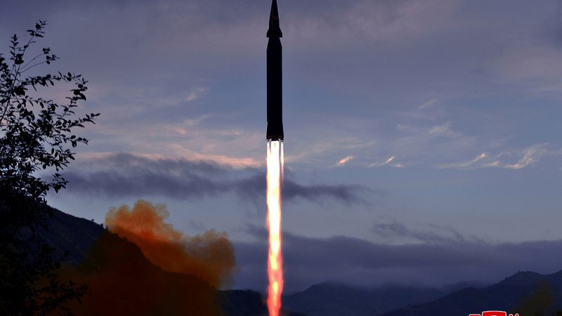 Fotografija: Nadzvočne rakete so hitrejše in okretnejše od standardnih raket, zaradi česar jih sistem za protiraketno obrambo, za katerega ZDA namenjajo milijarde ameriških dolarjev, veliko težje prestreže. FOTO: Reuters