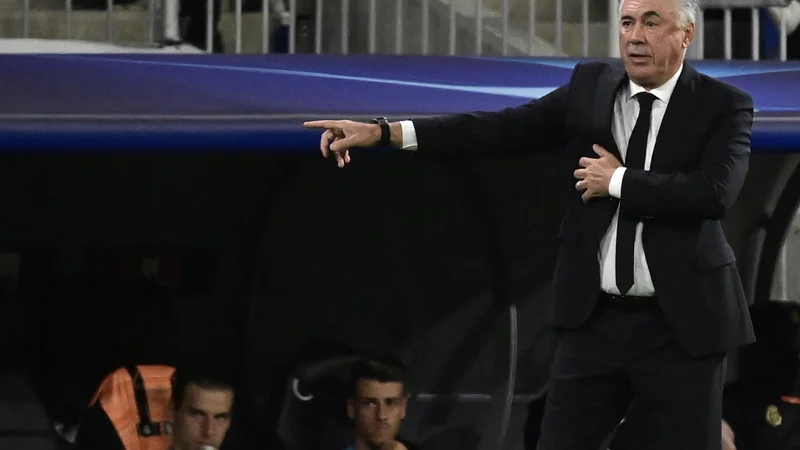 Fotografija: Trener madridskega Reala Carlo Ancelotti je utrpel enega od najtežjih porazov v bogati karieri, ki pa ga ni pretirano ujezil. FOTO: Javier Soriano/AFP