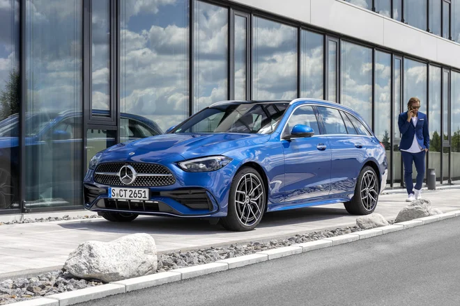 Vgrajena tehnologija, udobje in prezenca s ščepcem aristokracije so odlike, zaradi katerih je Mercedes-Benz razred C izjemno priljubljen med zasebnimi in poslovnimi kupci. FOTO: Mercedes-Benz