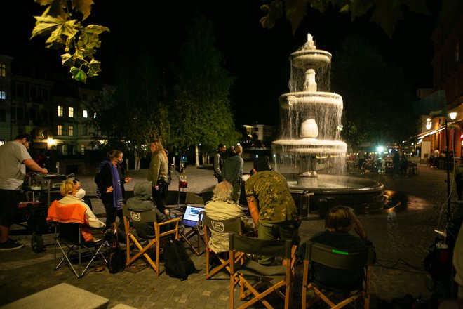 Čisto zadnje minute snemanja na Novem trgu v Ljubljani. FOTO: Matevž Šmon