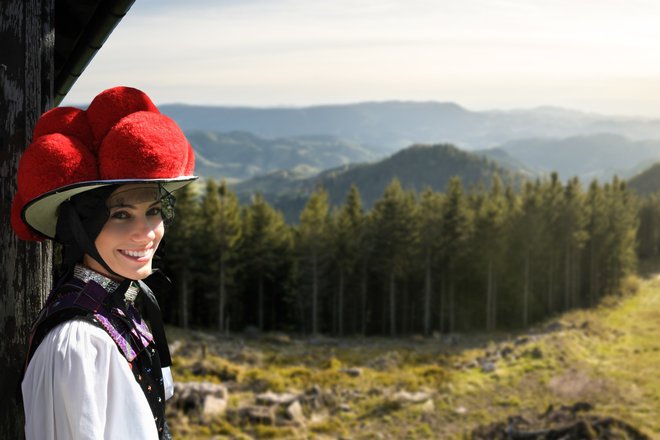 Wolfach, klobuk z volnenimi cofki FOTO: Schwarzwald Tourismus Sascha Hotz
