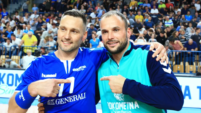 Fotografija: Luka Žvižej in Uroš Zorman sta rokometni karieri uradno sklenila 24. oktobra 2019 s poslovilno tekmo v Celju. FOTO: Tomi Lombar