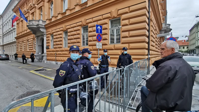 Fotografija: Ustavno sodišče odloča o pogoju PC za del javne uprave. FOTO: Jože Suhadolnik/Delo