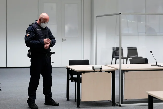 Da je sojenje 96-letnici kljub njenim letom nadvse pomembno, se strinjajo mnogi. FOTO: Pool Reuters