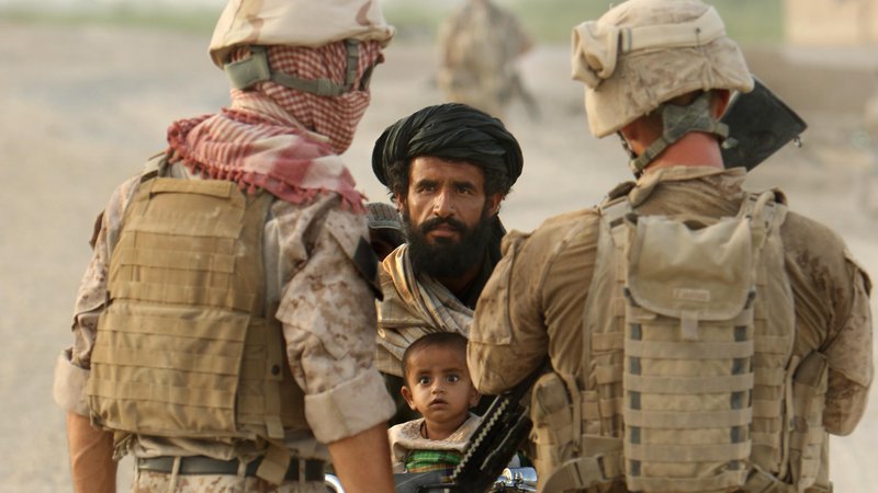 Fotografija: Patrulja ameriških marincev v afganistanski provinci Helmand, leto 2008 FOTO: Jure Eržen/Delo