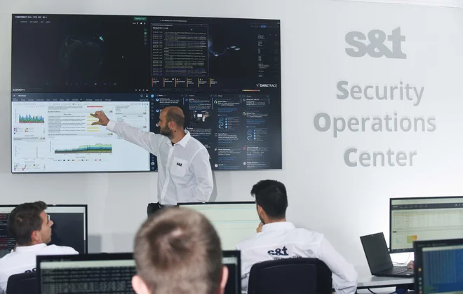 Varnostno-operativni center omogoča celovito obravnavo varnostnih dogodkov. FOTO: S&amp;T

