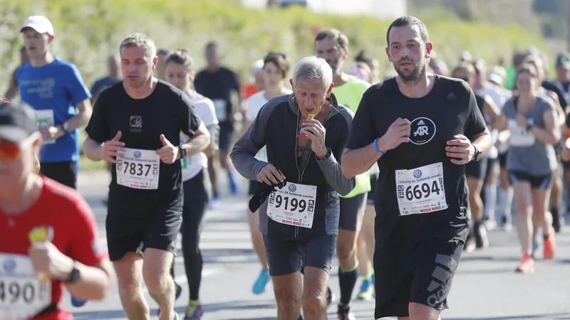 Fotografija: Vaša mentalna moč bo s kilometri, med 17. in 32., začela pešati. FOTO: Leon Vidic/Delo