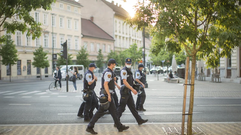 Fotografija: Težava javnega sektorja je tudi to, da se kadrovska politika ne prilagaja delovnim potrebam, ampak kolektivnim pogodbam. Foto: Jure Eržen/Delo