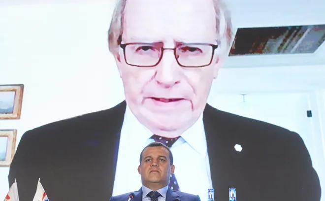 Predsednik Mednarodne boksarske zveze Umar Kremlev (spodaj) je prisluhnil ugotovitvam Richarda McLarna. FOTO: Denis Balibouse/Reuters