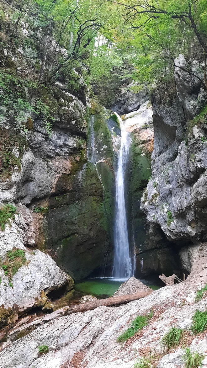 Slap Voje – zaslužena nagrada narave po adrenalinski vožnji z električnim kolesom FOTO: Agata Rakovec Kurent