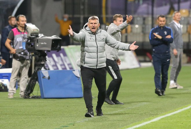 Radovan Karanović je na trenerskem stolčku Maribora enkrat zmagal in dvakrat iztržil neodločeno.   FOTO: Tadej Regent