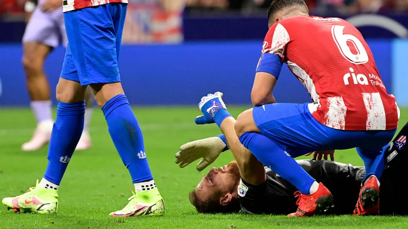 Fotografija: Jan Oblak je še enkrat več ohranil mrežo nedotaknjeno. FOTO: Javier Soriano/AFP