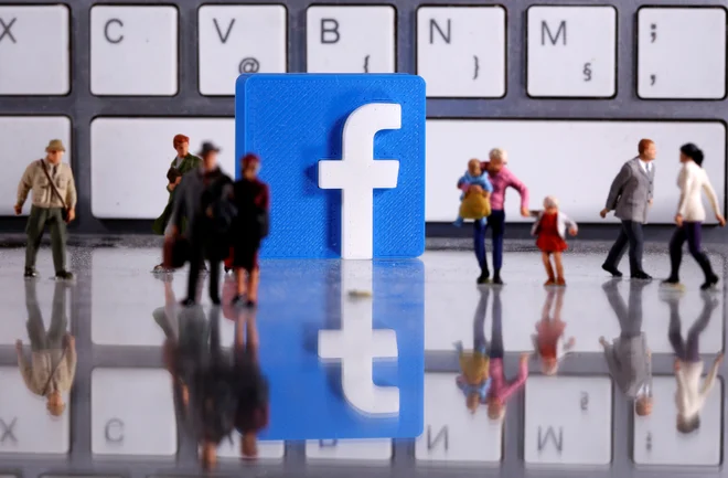 Reportaža The Facebook Files temelji na ogromni količini &raquo;pobeglih&laquo; dokumentov iz samega podjetja, ki so jih Wall Street Journalu predali žvižgači. FOTO: Dado Ruvić/Reuters