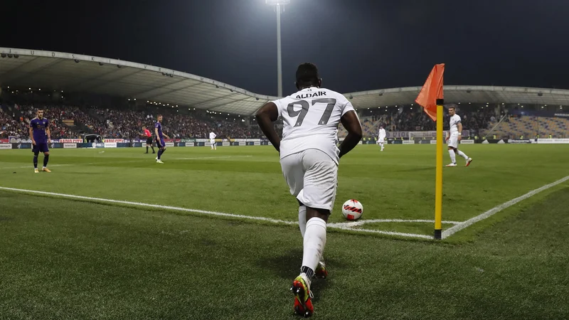 Fotografija: Po 589. dnevih je bil končno tudi veliki derbi pred navijači v Ljudskem vrtu, ki pa se ni izšel po željah vijoličnih prviržencev. FOTO: Leon Vidic/Delo