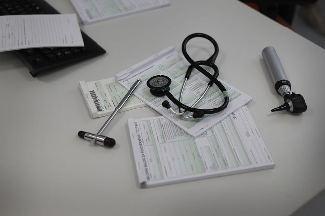 Koliko zdravnikov Slovenija potrebuje, je zaradi pomanjkanja podatkov nemogoče ugotoviti, meni računsko sodišče. FOTO: Leon Vidic/Delo