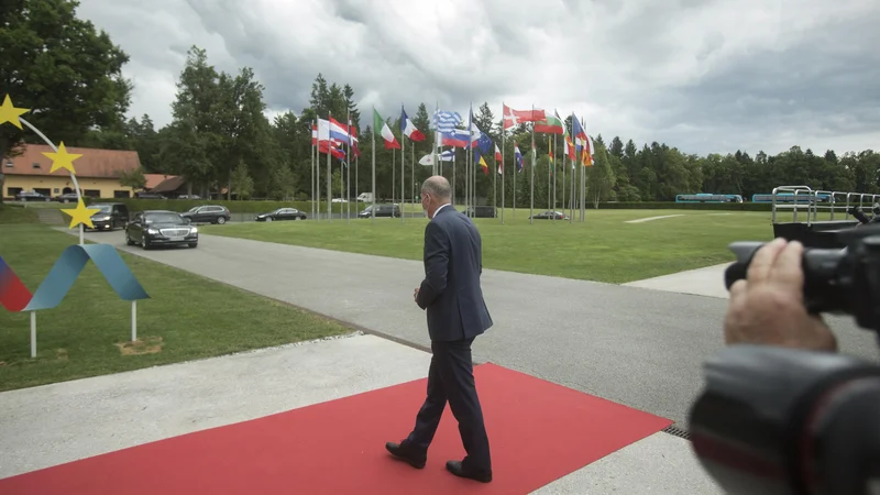 Predsednik vlade Janez Janša bo na Brdu pri Kranju gostil 34 voditeljic in voditeljev Evropske unije in držav Zahodnega Balkana. FOTO: Jure Eržen