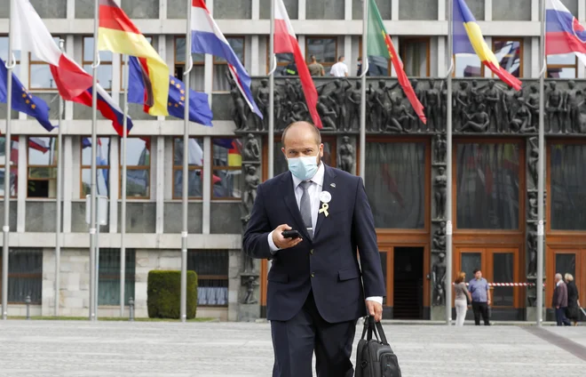 Pogoj PCT ohranja družbo odprto, je poudaril minister za zdravje Janez Poklukar.&nbsp;FOTO: Matej Družnik/Delo