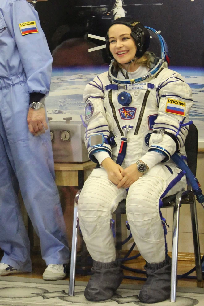 Julia Peresild bo igrala zdravnico, ki jo pošljejo v vesolje reševati življenje kozmonavta. FOTO: Russian Space Agency Roscosmos/AFP