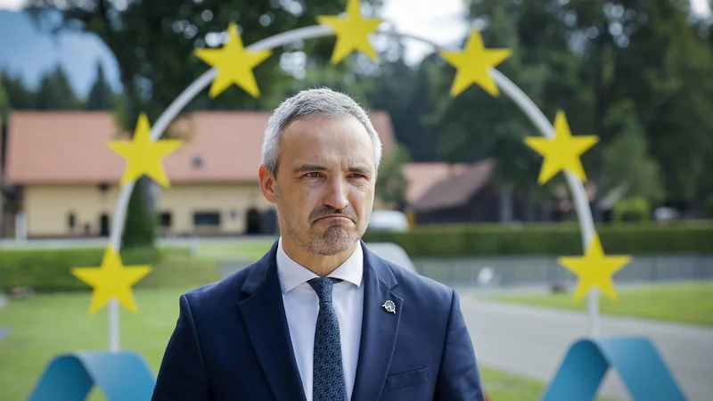 Minister za delo, družino in socialne zadeve Janez Cigler Kralj pričakuje, da bodo rešitve iz tako imenovane male socialne reforme uveljavljene do začetka prihodnjega leta. Foto Jože Suhadolnik