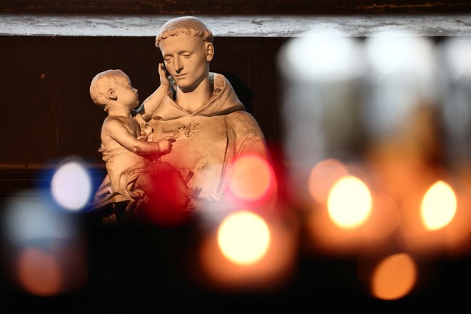 Un rapport sur le phénomène de masse dans l'Église, qui a été réduit au silence pendant des décennies, a été publié aujourd'hui par une commission d'enquête spéciale.  PHOTO : Sarah Meyssonnier / Reuters