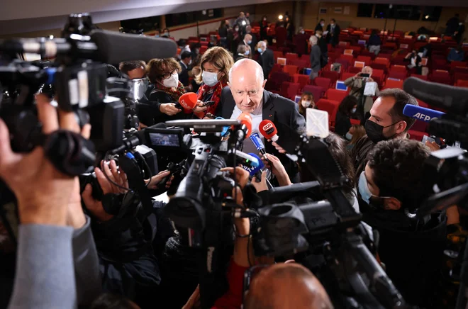 Jean-Marc Sauve na novinarski konferenci po razkritju poročila o zlorabah. FOTO: Thomas Coex/AFP