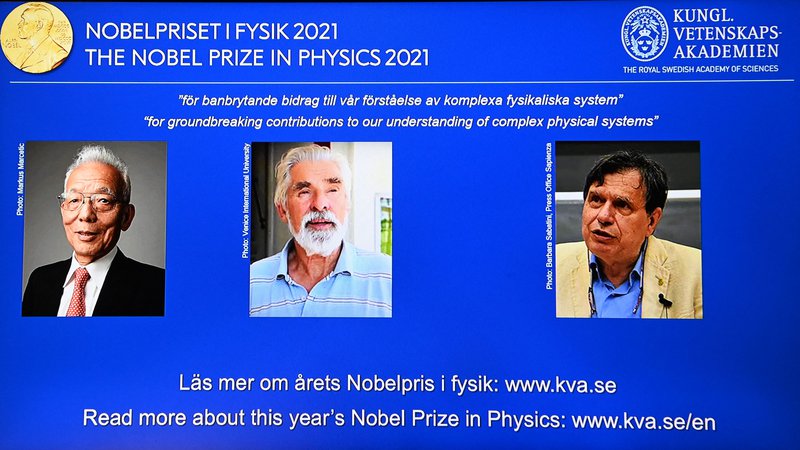 Fotografija: Portreti Nobelovih nagrajencev za fiziko: Syukuro Manabe, Klaus Hasselmann in Giorgio Parisi. FOTO: Jonathan Nackstrand/AFP