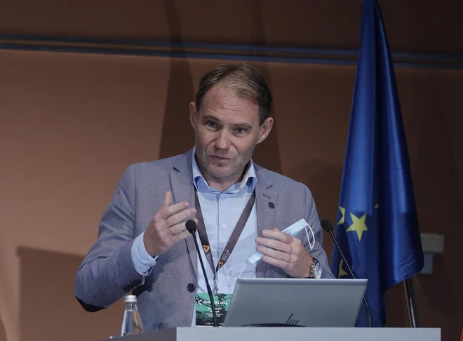 Ekonomska diplomacija je zelo močna v Evropi, celotno Afriko pokrivamo iz Egipta, prav tako ima Slovenija eno samo predstavništvo za obe Ameriki, je poudaril Gorazd Justinek. FOTO: Jože Suhadolnik/Delo