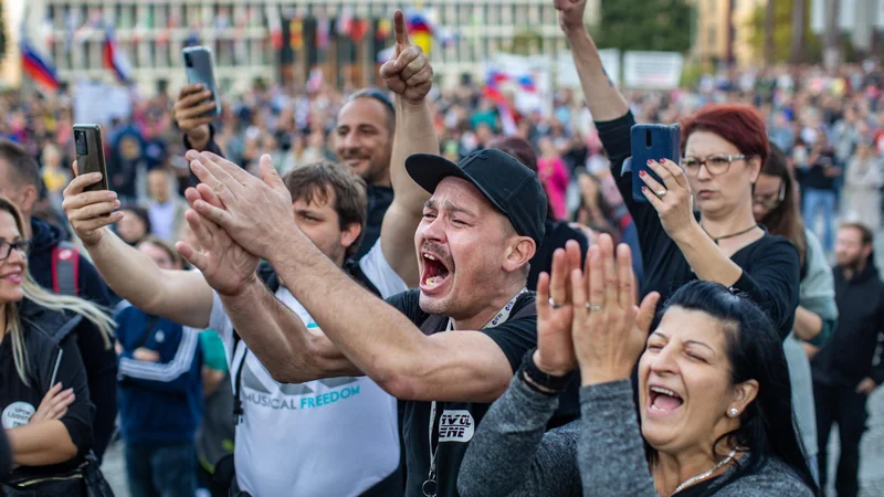 Fotografija: Vlada se zapleta v iracionalen konflikt s protestniki, ki so tudi iracionalni in politično neartikulirani, meni sociolog Gorazd Kovačič. FOTO: Voranc Vogel/Delo