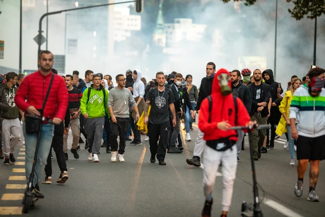 Protesta se je udeležilo več tisoč ljudi. FOTO: Voranc Vogel/Delo
