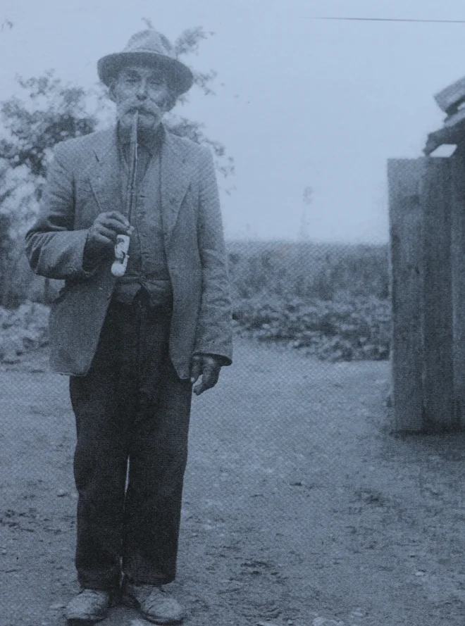 Ignac Kokaš je bil eden od začetnikov naselja Pušča. Priselil se je kmalu za prvim naseljencem Ivanom Horvatom. Fotografija je nastala na Pušči v petdesetih letih. FOTO: Iz Monografije Pušča