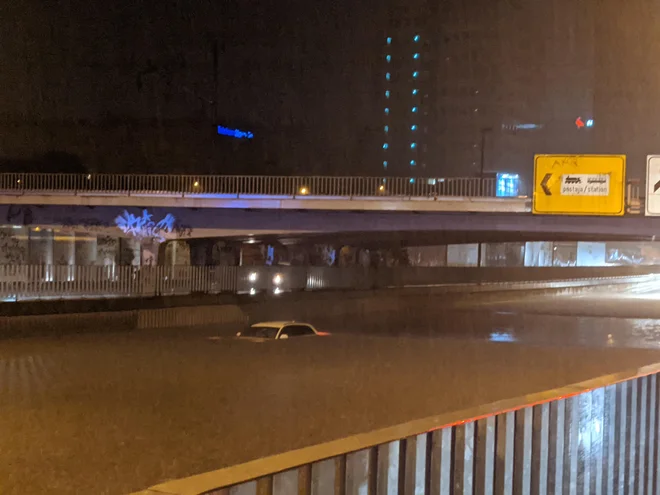 Podvozi bodo v vsakem hudem nalivu še naprej poplavljeni, poceni rešitev ne bo. FOTO: Aleksandar Lukić