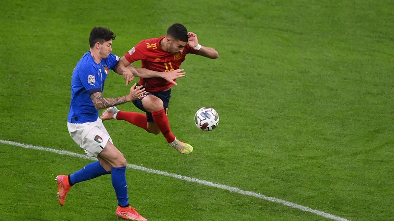 Fotografija: Dvakratni strelec Ferran Torres je bil za evropske prvake neustavljiv. FOTO: Marco Bertorello/AFP