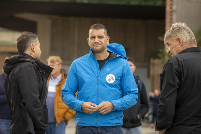 Zorana Stevanovića je v torek zvečer pridržala policija. Neuradno se je predal sam.FOTO: Voranc Vogel/Delo
