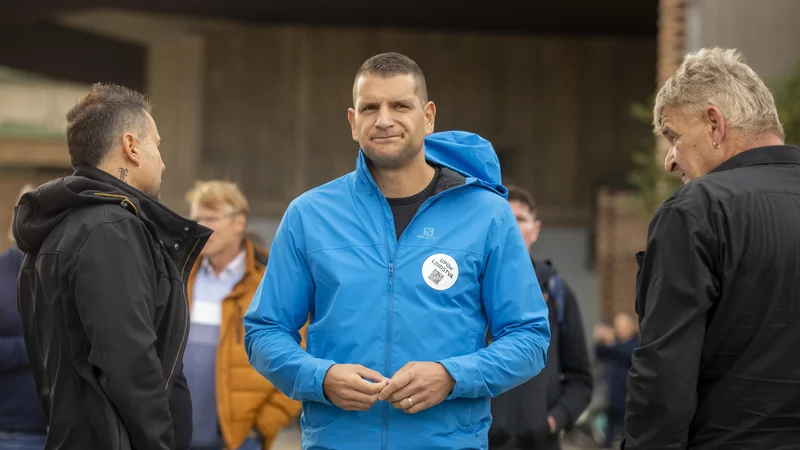 Fotografija: Sklicatelj torkovega protesta Zoran Stevanović bo odslej zelo težko zagovarjal tezo, da pri tem ni sodeloval.
FOTO: Voranc Vogel/Delo