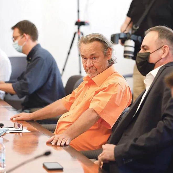 Mladen Čutura (na sredini) je predsednik nadzornikov na HRT in podpira odločitve kulturne ministrice, sicer članice vladajoče desnosredinske HDZ. FOTO: Marko Todorov/Cropix