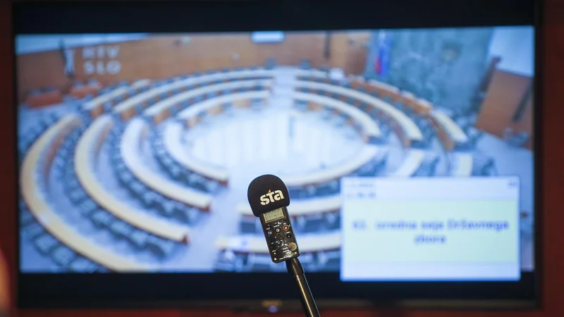 Predloga priporočil o tem, naj vlada zagotovi financiranje javne službe STA, pristojni odbor za kulturo z neodločenim glasovanjem v četrtek ni podprl, zato DZ o njem ne bo glasoval. FOTO: Jože Suhadolnik/Delo