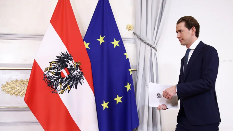 Fotografija: Kurz je ob včerajšnjem odstopu dejal, da je država bolj pomembna, kot je on sam. FOTO: Lisi Niesner/Reuters
