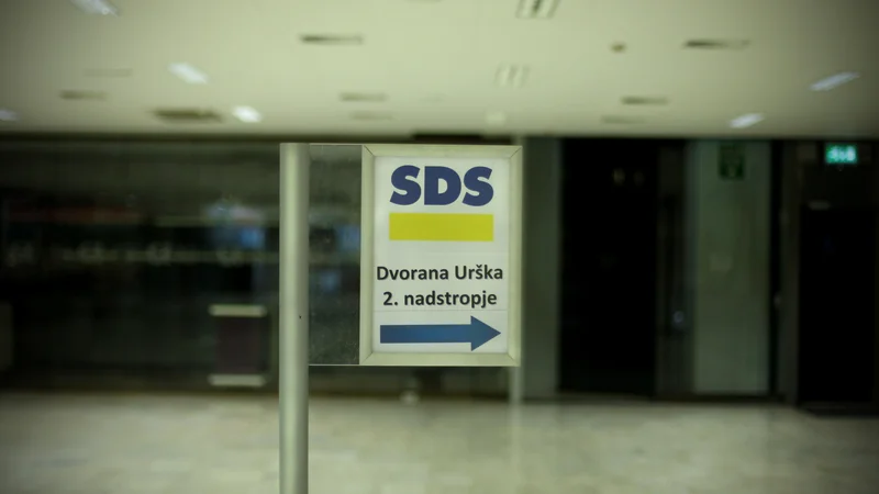 Fotografija: SDS je ta konec tedna z obiskom vrha stranke v Marezigah pri Kopru in v Idriji pri koncu svojih regijskih obiskov. Ali to pomeni, da smo res vse bližje volitvam? FOTO: Jure Eržen