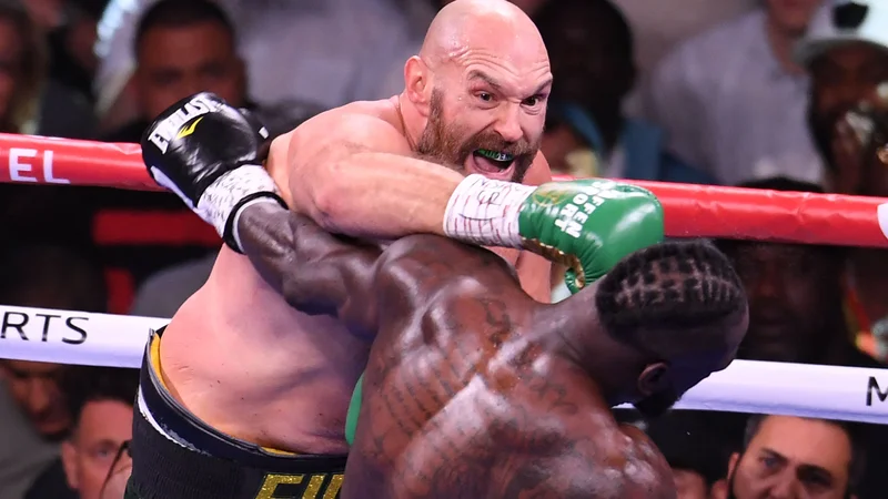 Fotografija: Tyson Fury je Deontayu Wilderju večkrat močno stresel tla pod nogami. FOTO: Robyn Beck/AFP