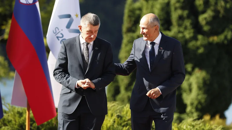 Fotografija: Premier Janša je v padlem češkem premieru Andreju Babišu izgubil političnega somišljenika. FOTO: Leon Vidic/Delo