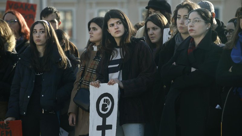 Fotografija: Na Kongresnem trgu v Ljubljani že vrsto let 8. marca s protesti opozarjajo na nasilje nad ženskami. Foto Blaž Samec