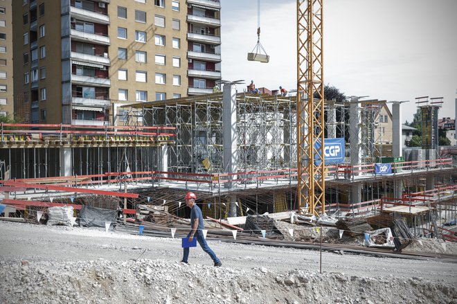 V zadnjih letih je pri nas veliko gradenj prestižnih stanovanj. Gradnja soseke Bellevue Living na Celovški v Ljubljani. FOTO: Uroš Hočevar/Kolektiff