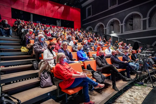 Na konferenci so govorili o mehanizmih za zagotovitev kakovostne&shy; &shy;arhitekture, odzivih na podnebne spremembe skozi prostorsko &shy;načrtovanje ter prenovi podeželja. FOTO: Aleksander Regoršek