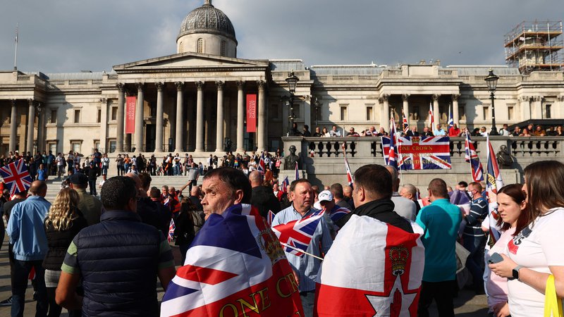 Fotografija: Konec prejšnjega tedna je v središču Londona potekal shod, na katerem so britanski lojalisti protestirali proti severnoirskemu protokolu. Foto: Adrian Dennis/AFP