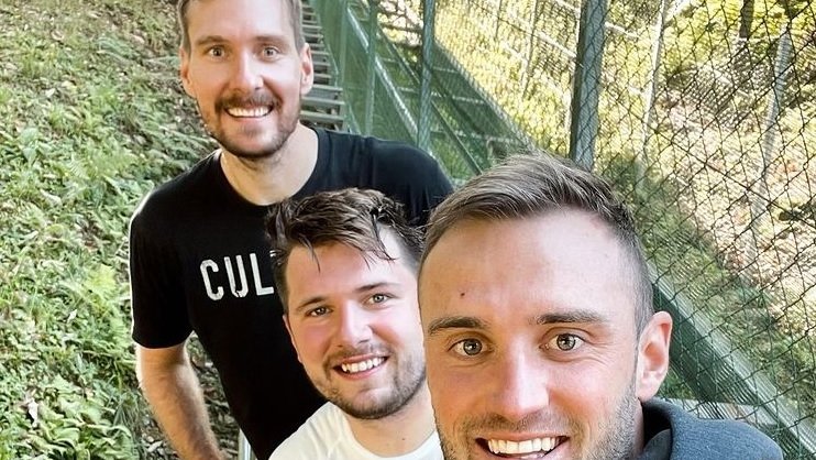 Fotografija: Anže Maček, Luka Dončić in Zoran Dragić med septembrskimi pripravami. FOTO: Instagram