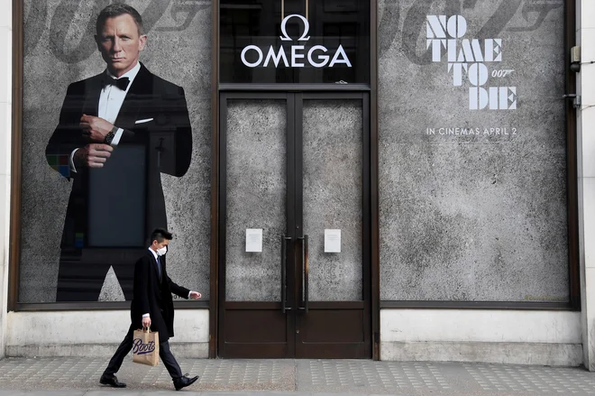 Bond je, kot temu rečemo, večji od filma. FOTO: Toby Melville/Reuters
