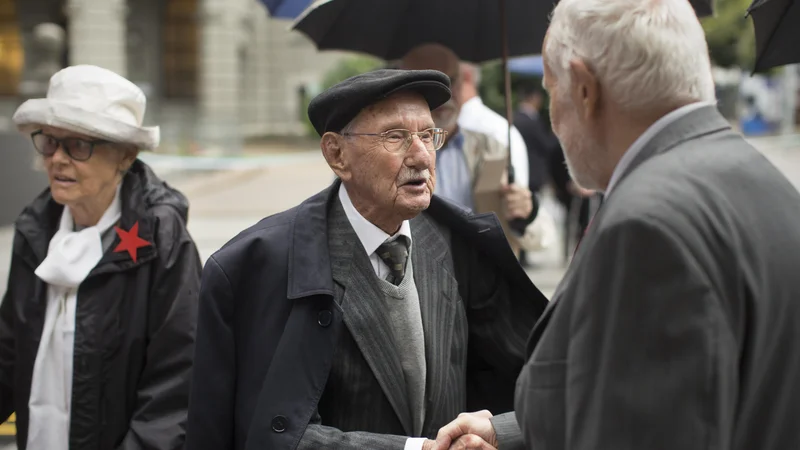 Ljubo Bavcon ob podelitvi novih častnih meščanov Ljubljane lani. FOTO: Jure Eržen/Delo