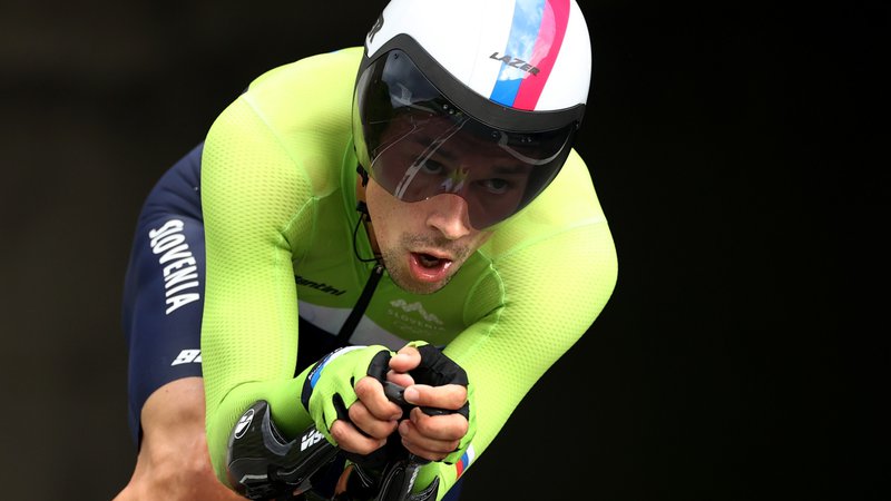 Fotografija: Primož Roglič med olimpijskimi igrami v Tokiu. FOTO: Christian Hartmann/Reuters