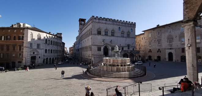 Trg IV. novembra, glavni trg, Perugia Foto Boris Šuligoj
