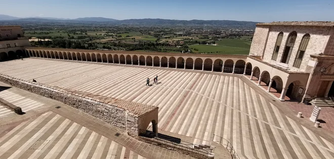 Pogled na Umbrijo s samostana sv. Frančiška v Assisiju
